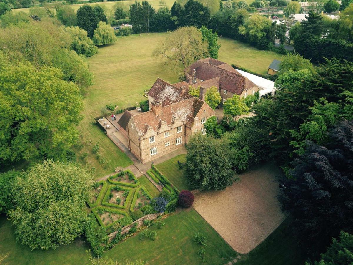 Howfield Manor 3*